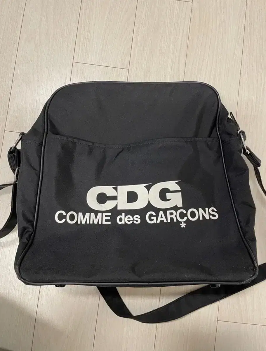 cdg 크로스백